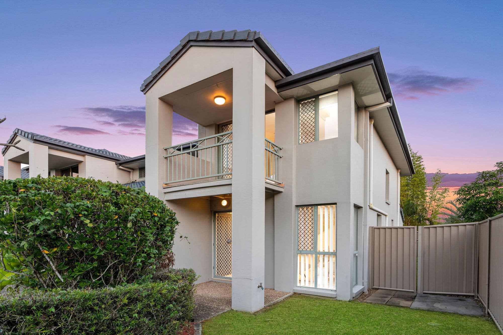 22/191 Greenacre Drive, Arundel — photo 1 of 5