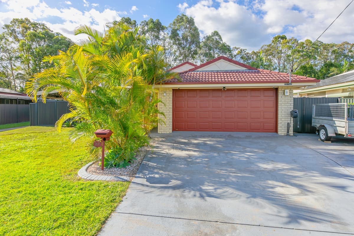 37 Tullawong Drive, Caboolture — photo 1 of 5