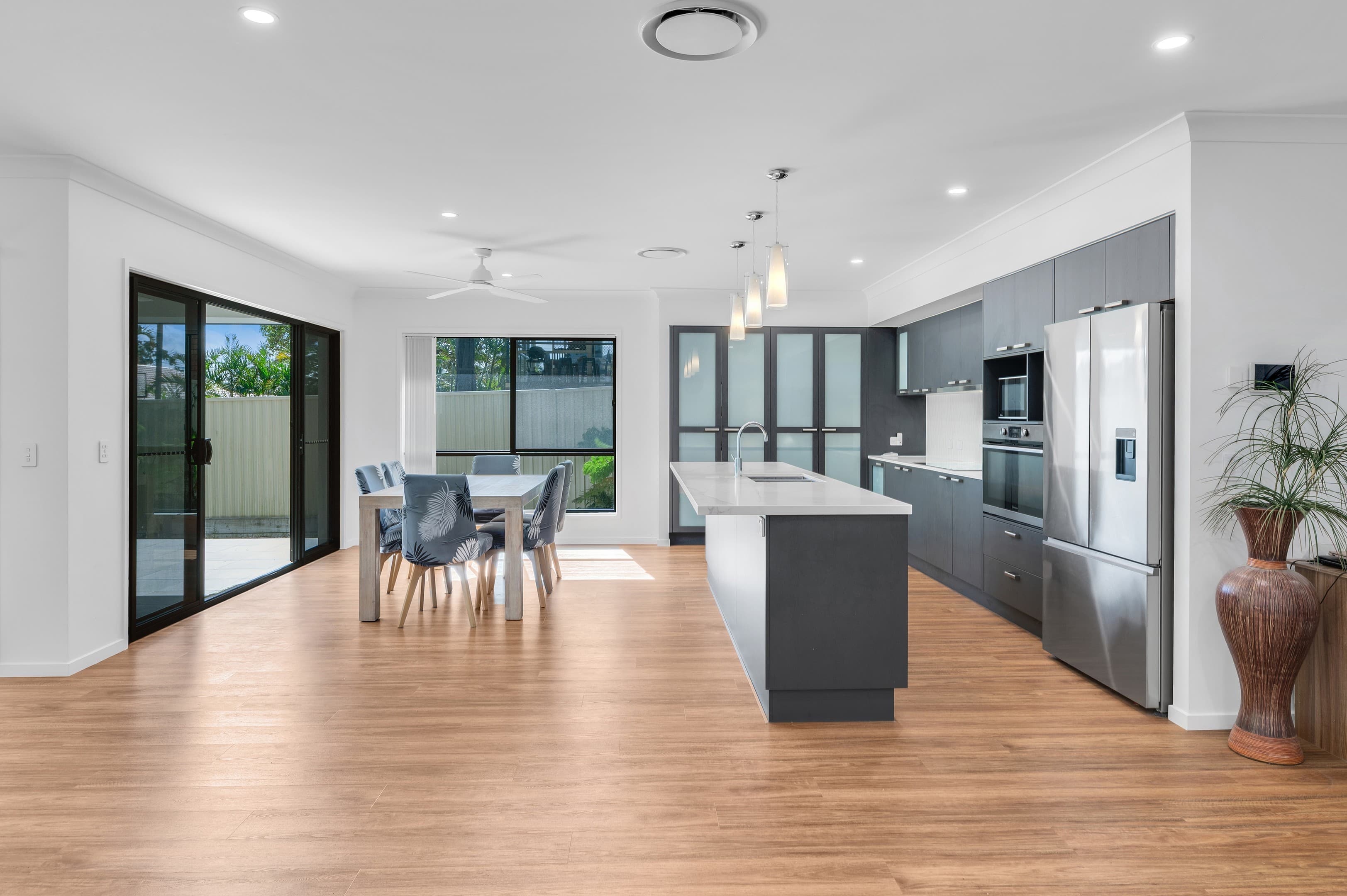 14 Forrest Avenue, Molendinar — photo 1 of 5