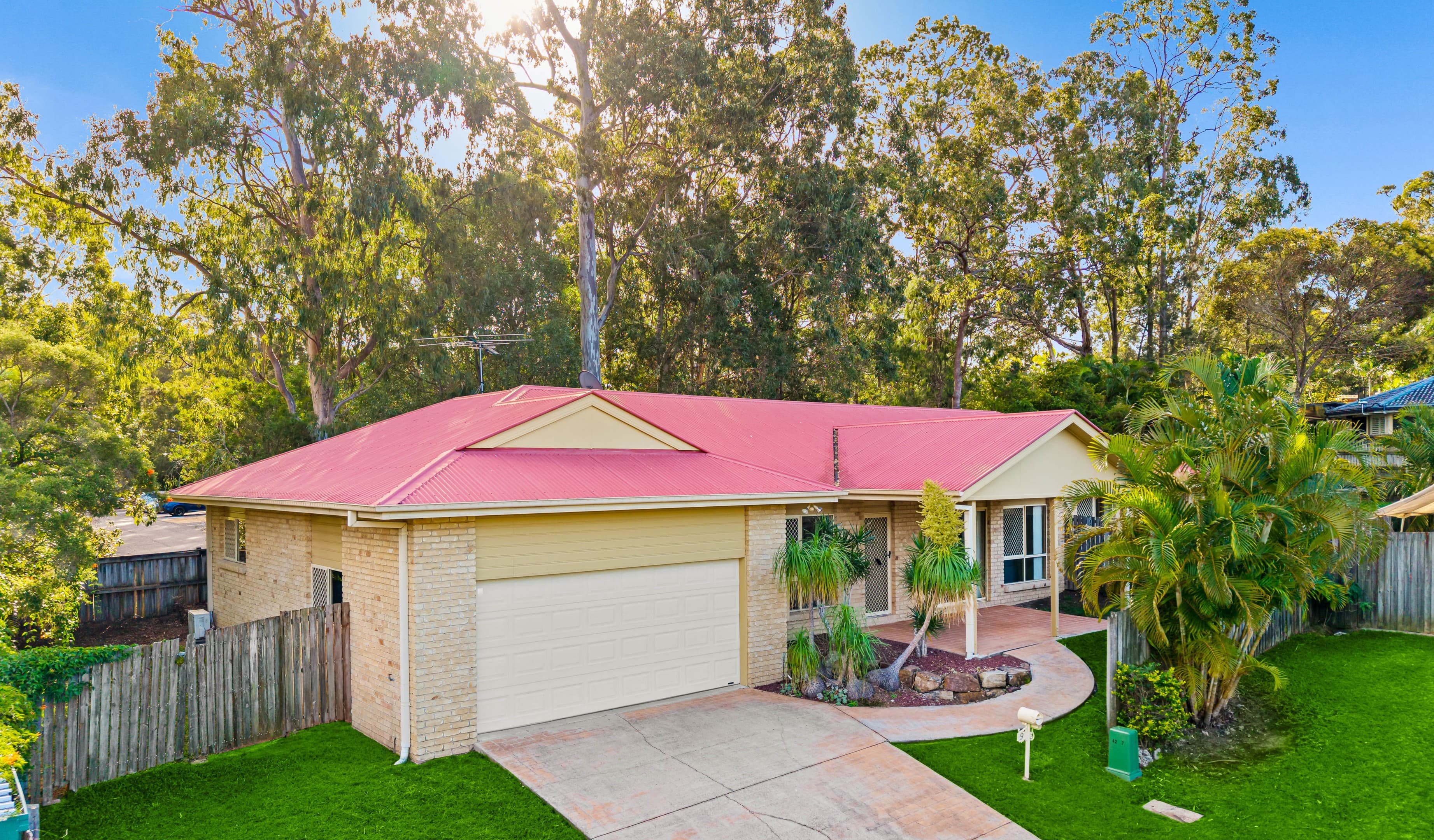 9 Warrego Place, Forest Lake — photo 1 of 5