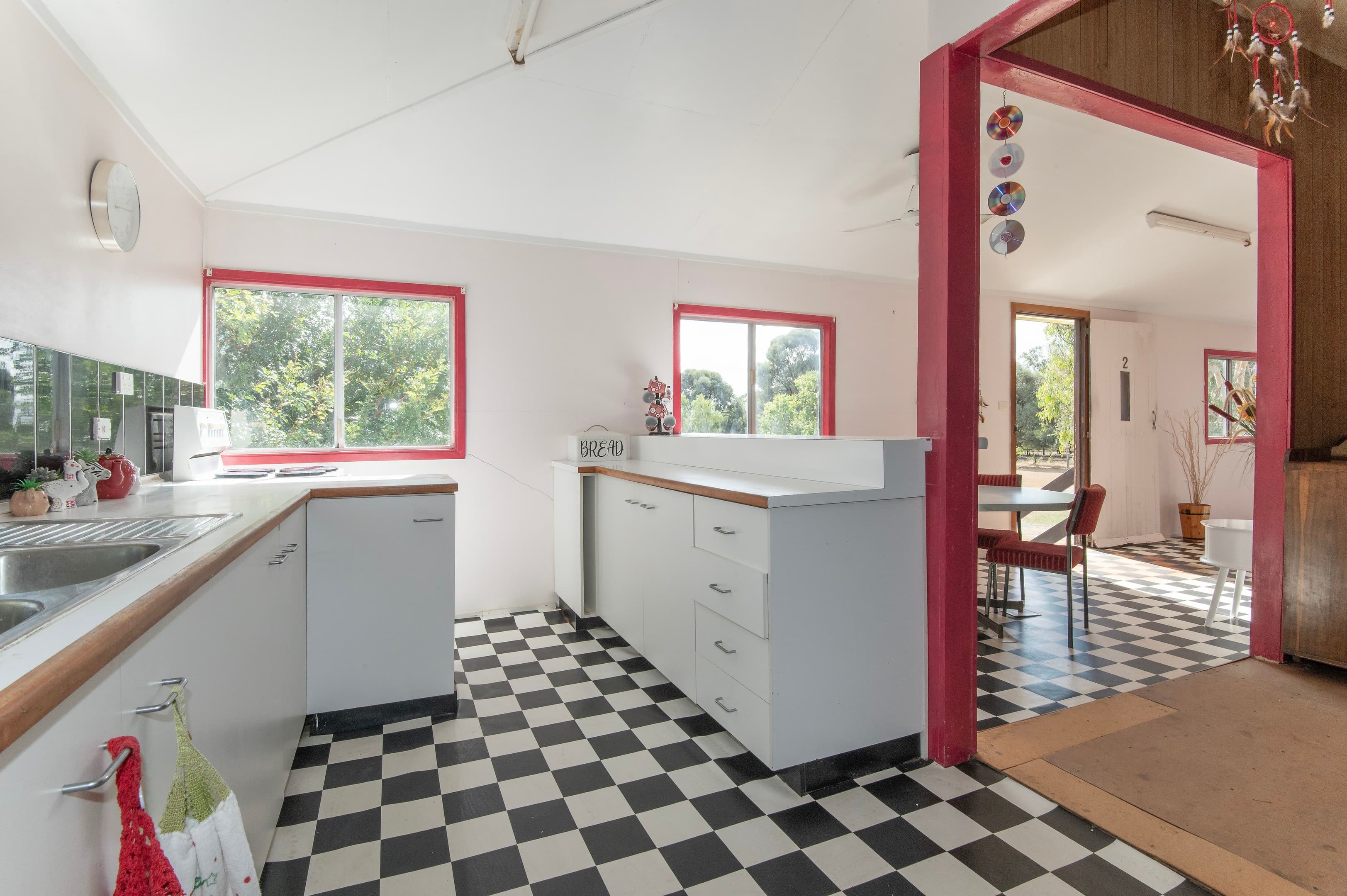 2 East Street, Wowan — photo 1 of 5