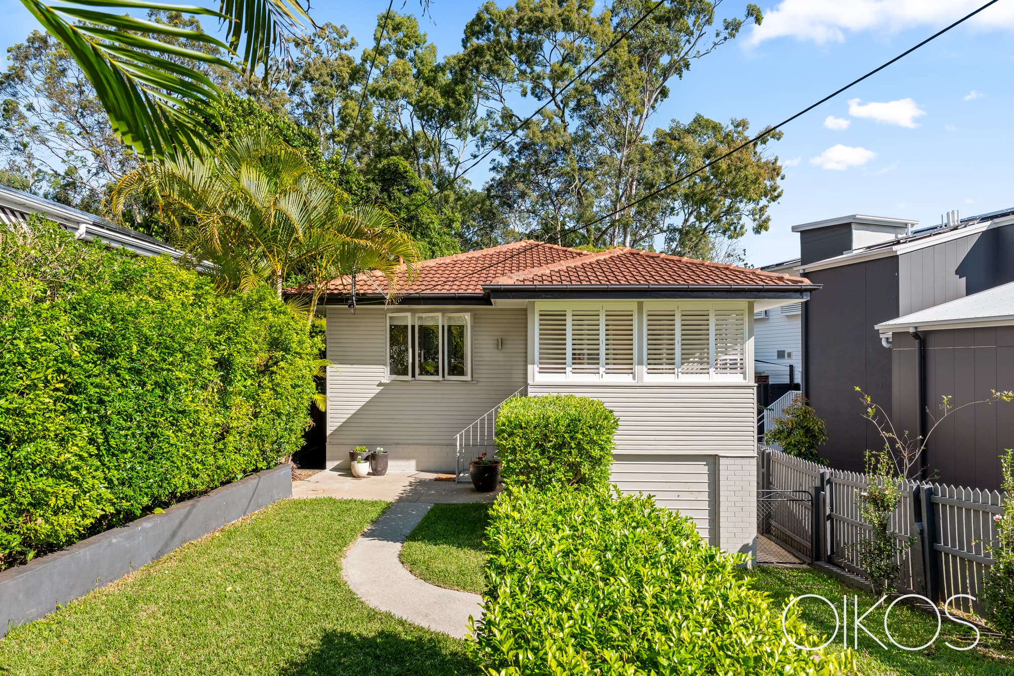 52 Chiswick Road, Bardon — photo 1 of 15