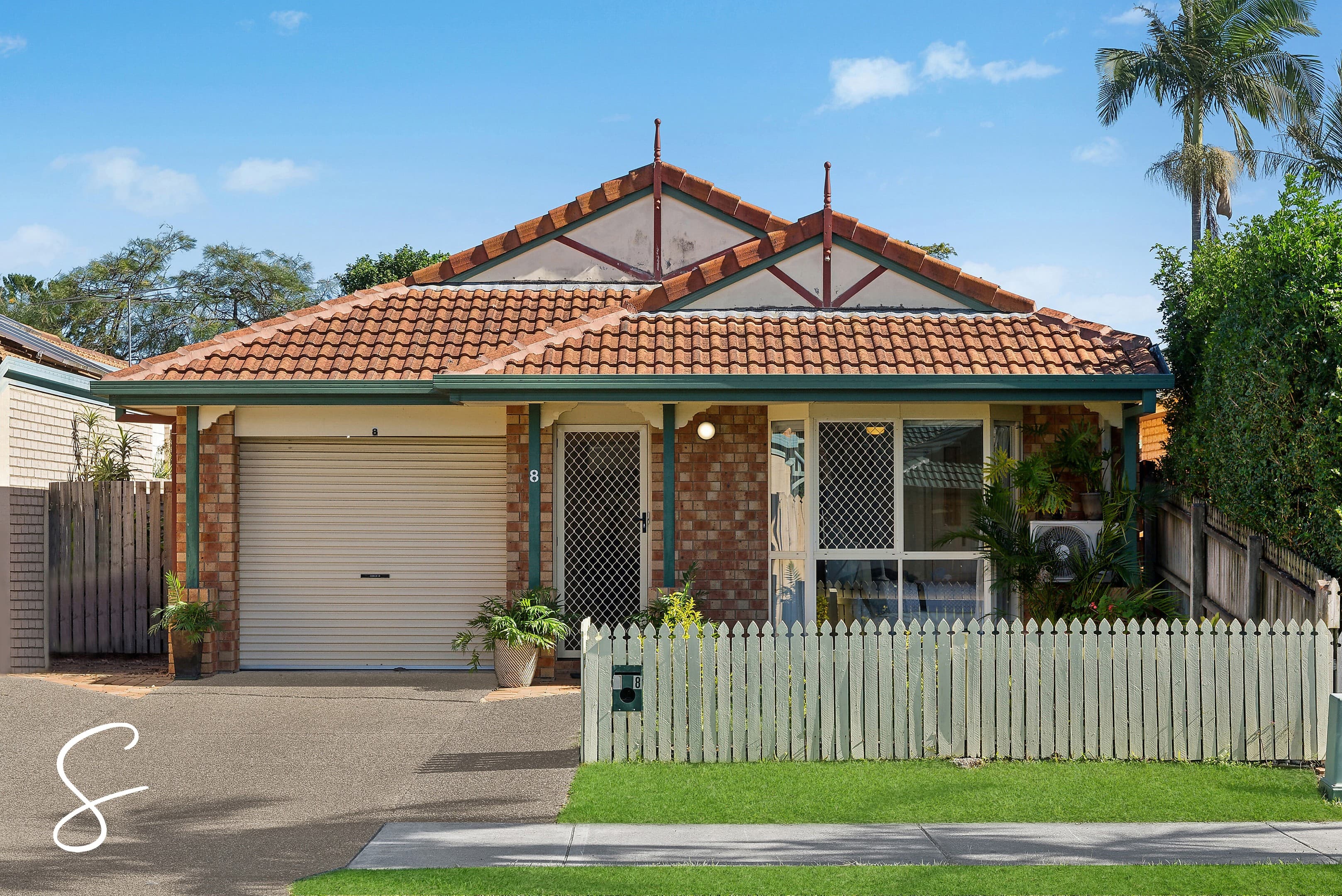 8 Appleyard Crescent, Coopers Plains — photo 1 of 15