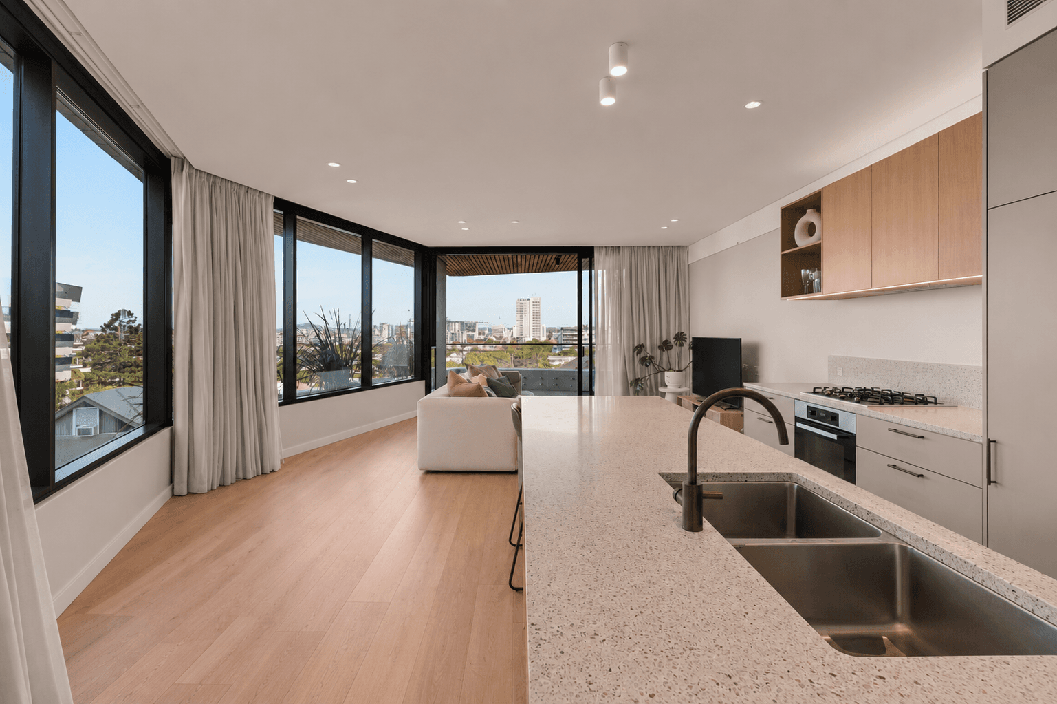 308/470 Main Street, Kangaroo Point — photo 1 of 5