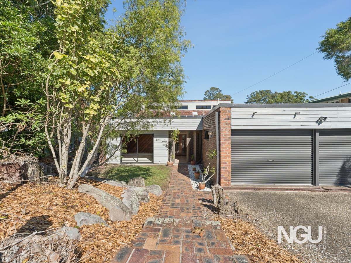72 Edinburgh Drive, Bethania — photo 1 of 5