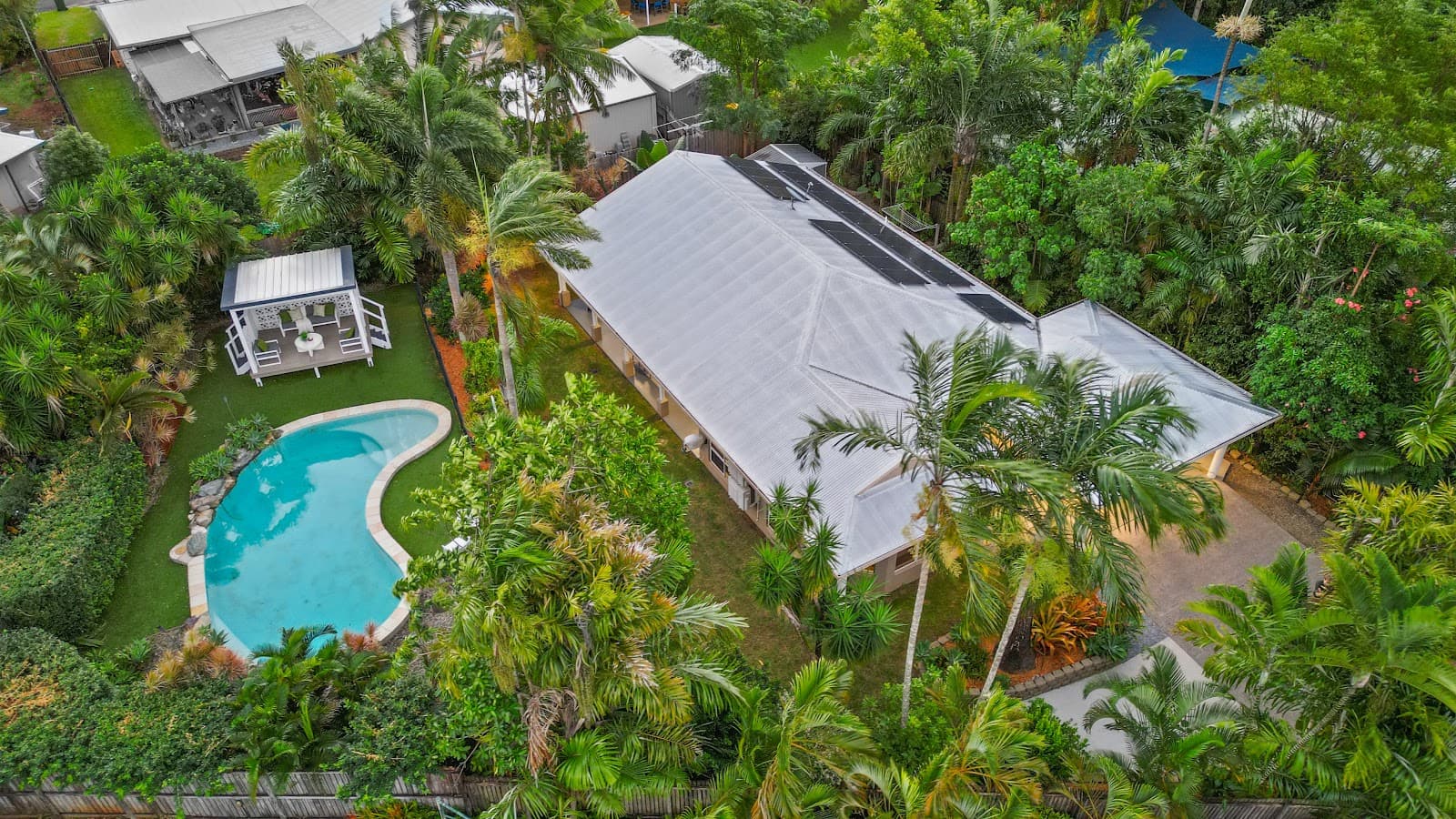 13 Ginger Close, Redlynch — photo 1 of 5
