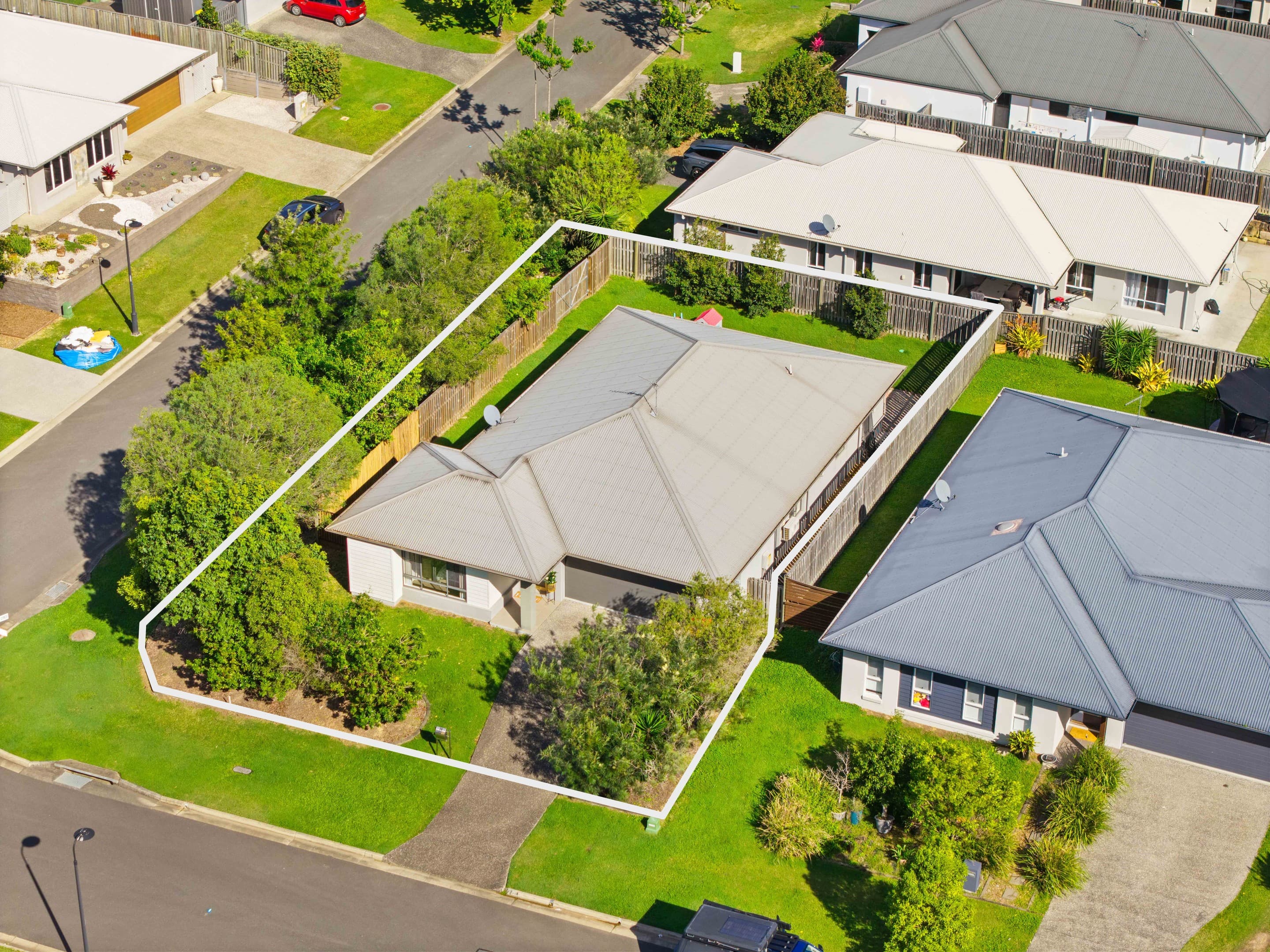 38 Valley Mist Place, Maudsland — photo 1 of 5