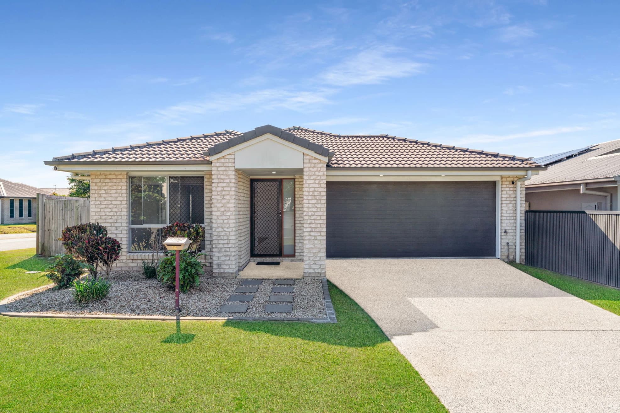 14 Sunstone Court, Logan Reserve — photo 1 of 5