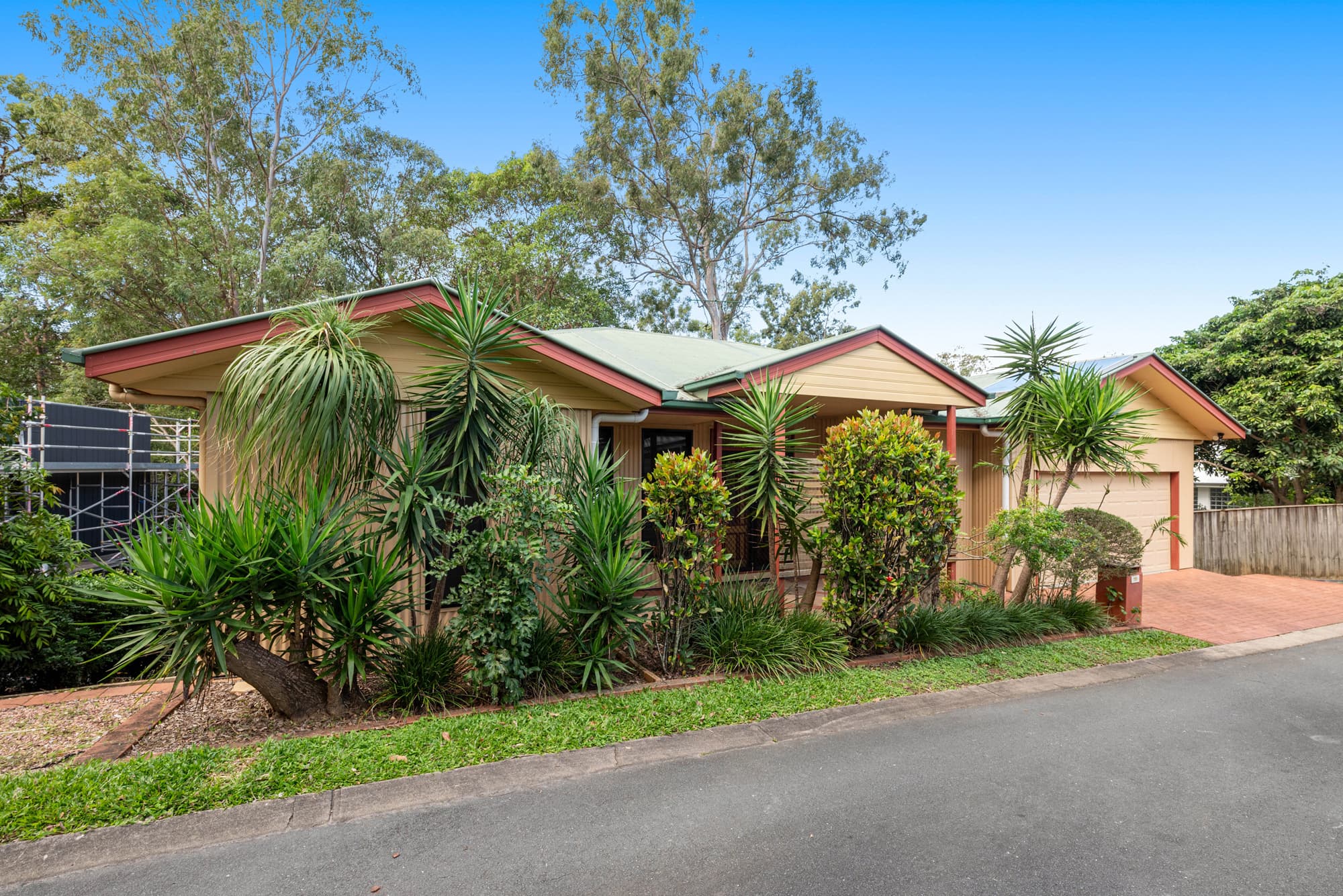 34 Vakuta Street, Fig Tree Pocket — photo 1 of 5
