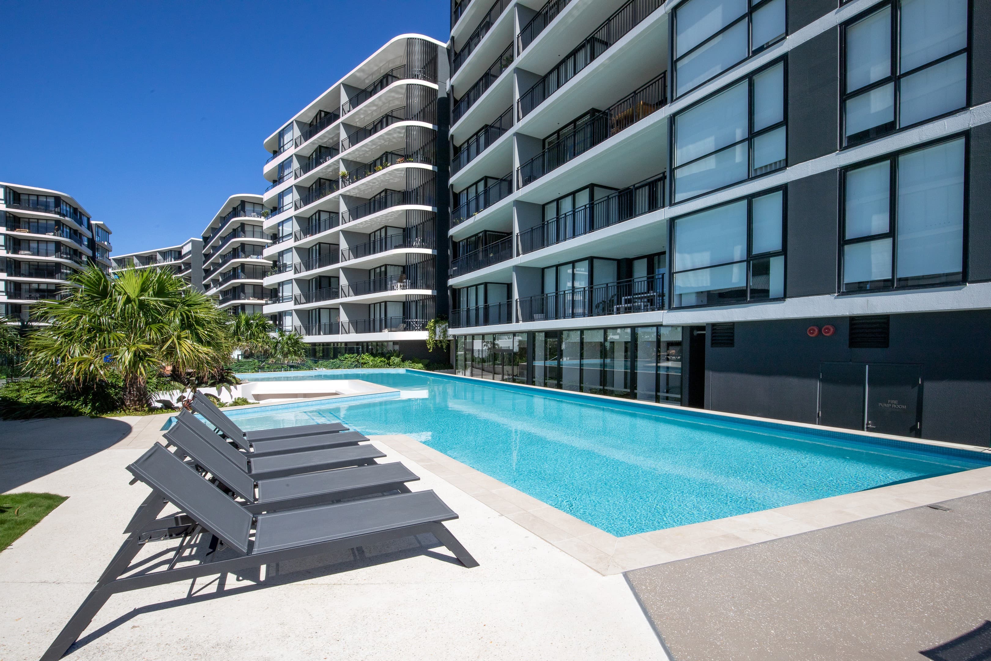 1609/6 Athena Boulevard, Hope Island — photo 1 of 5