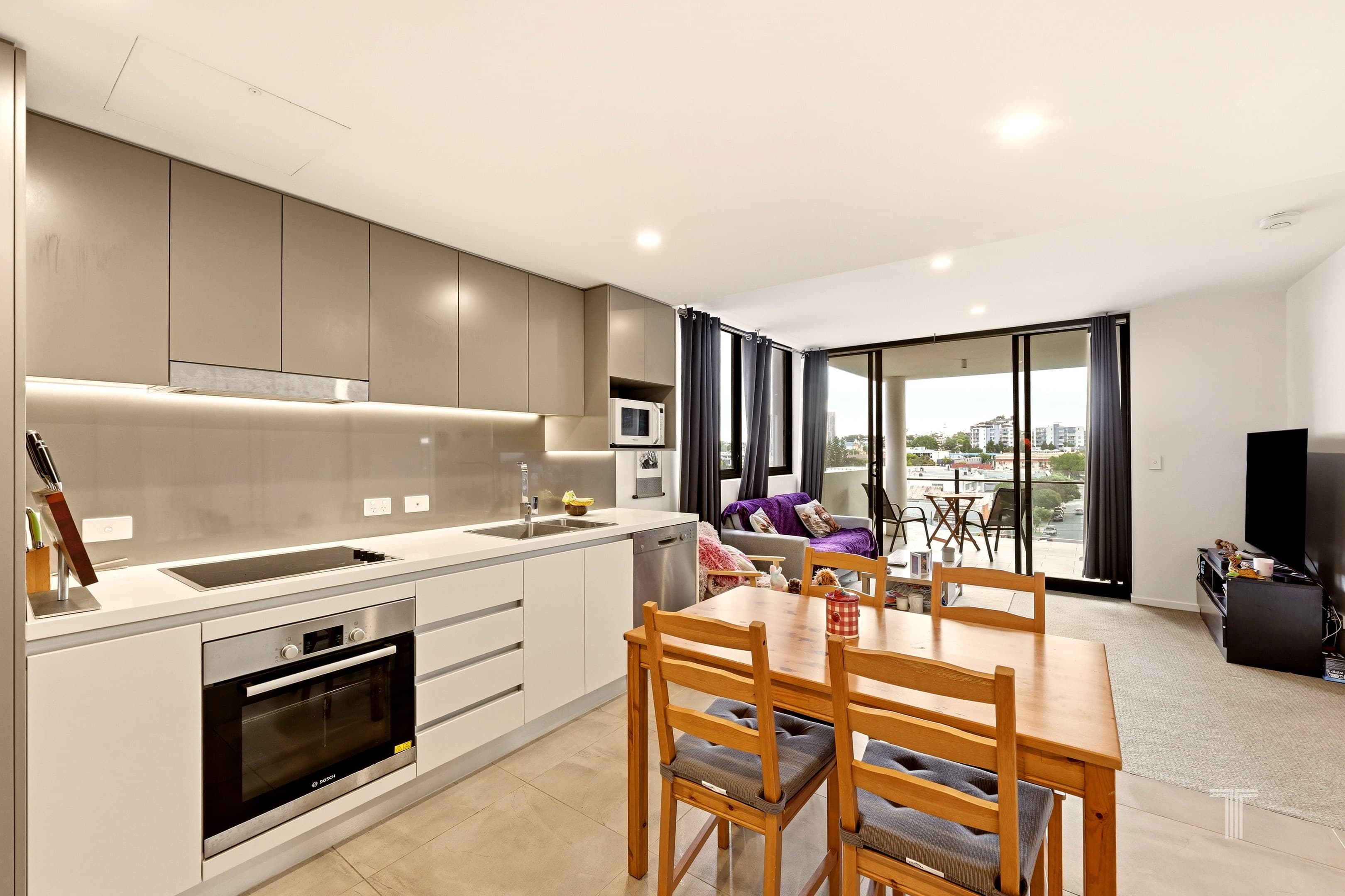 403/45 Wellington Road, East Brisbane — photo 1 of 5