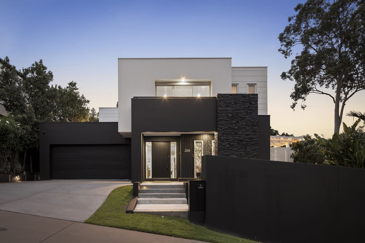 House 1/36 Kingfisher Place, Chapel Hill — photo 1 of 5