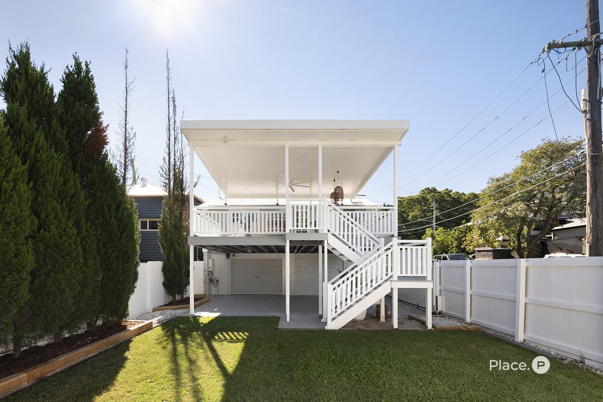 5 Bodalla Street, Norman Park — photo 1 of 5