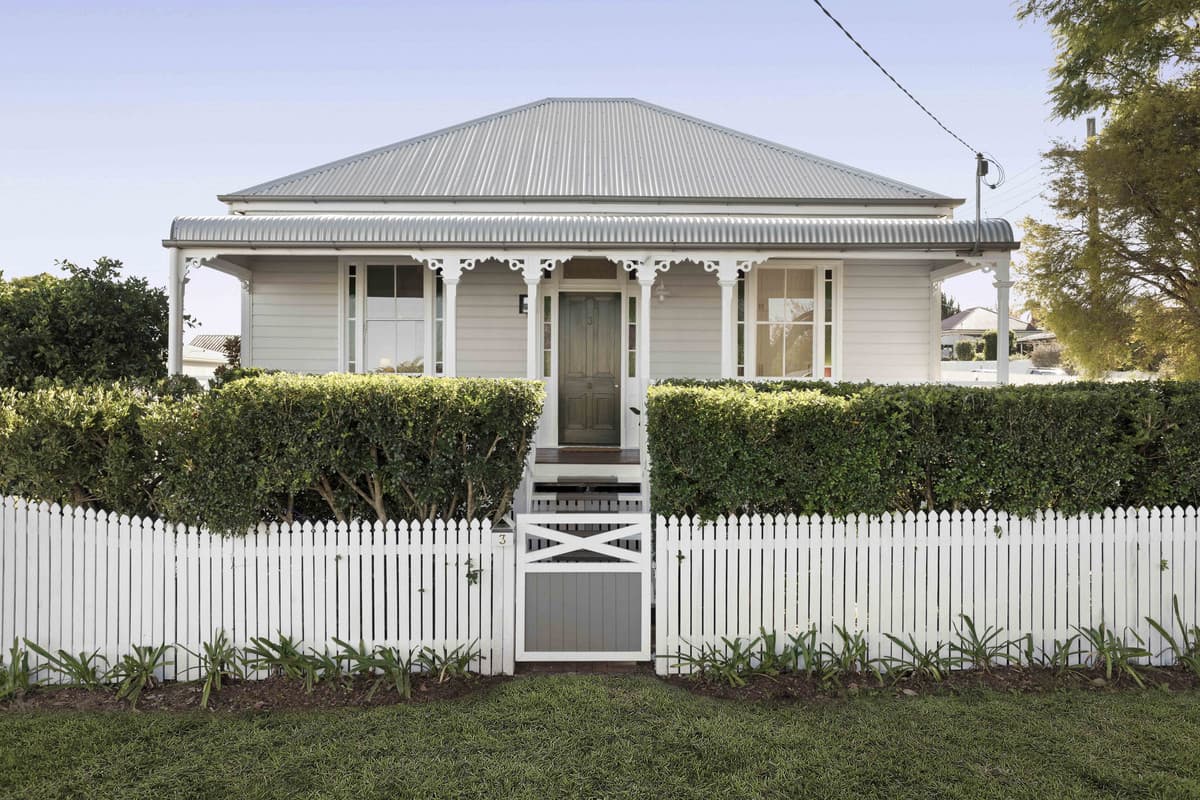 3 Robinson Street, North Toowoomba — photo 1 of 5
