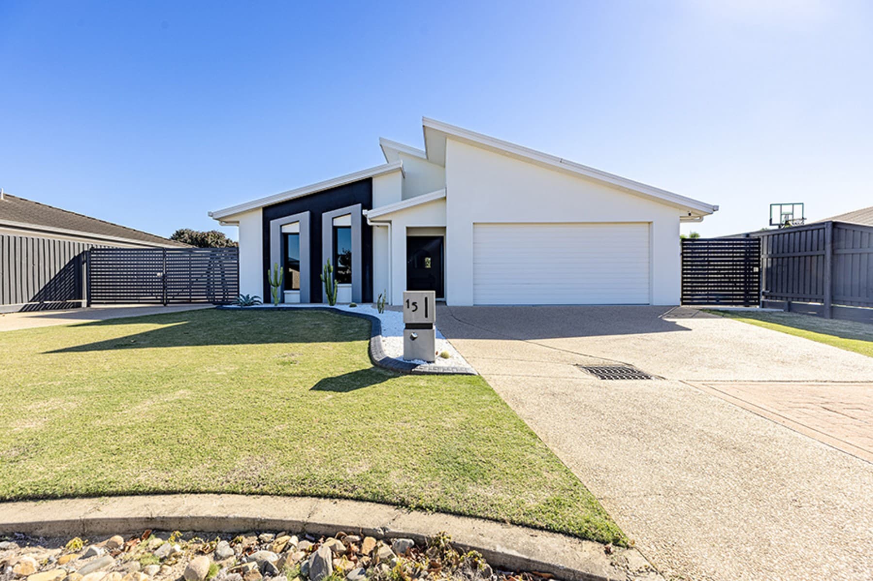 15 Eros Court, Ooralea — photo 1 of 5