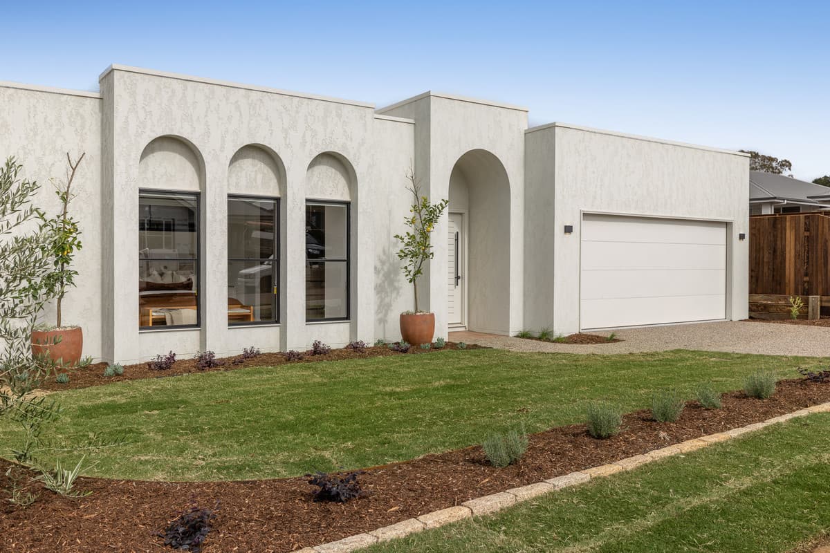 34 McGrory Drive, Kearneys Spring — photo 1 of 5