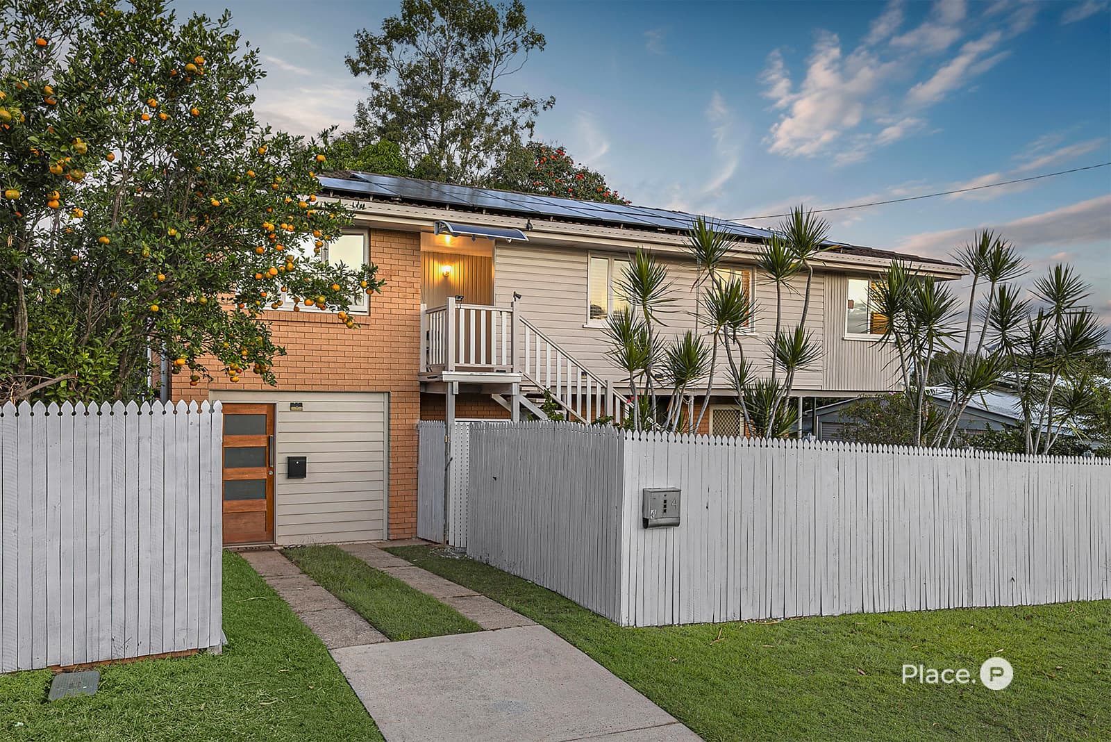 4 Centre Street, Strathpine — photo 1 of 5