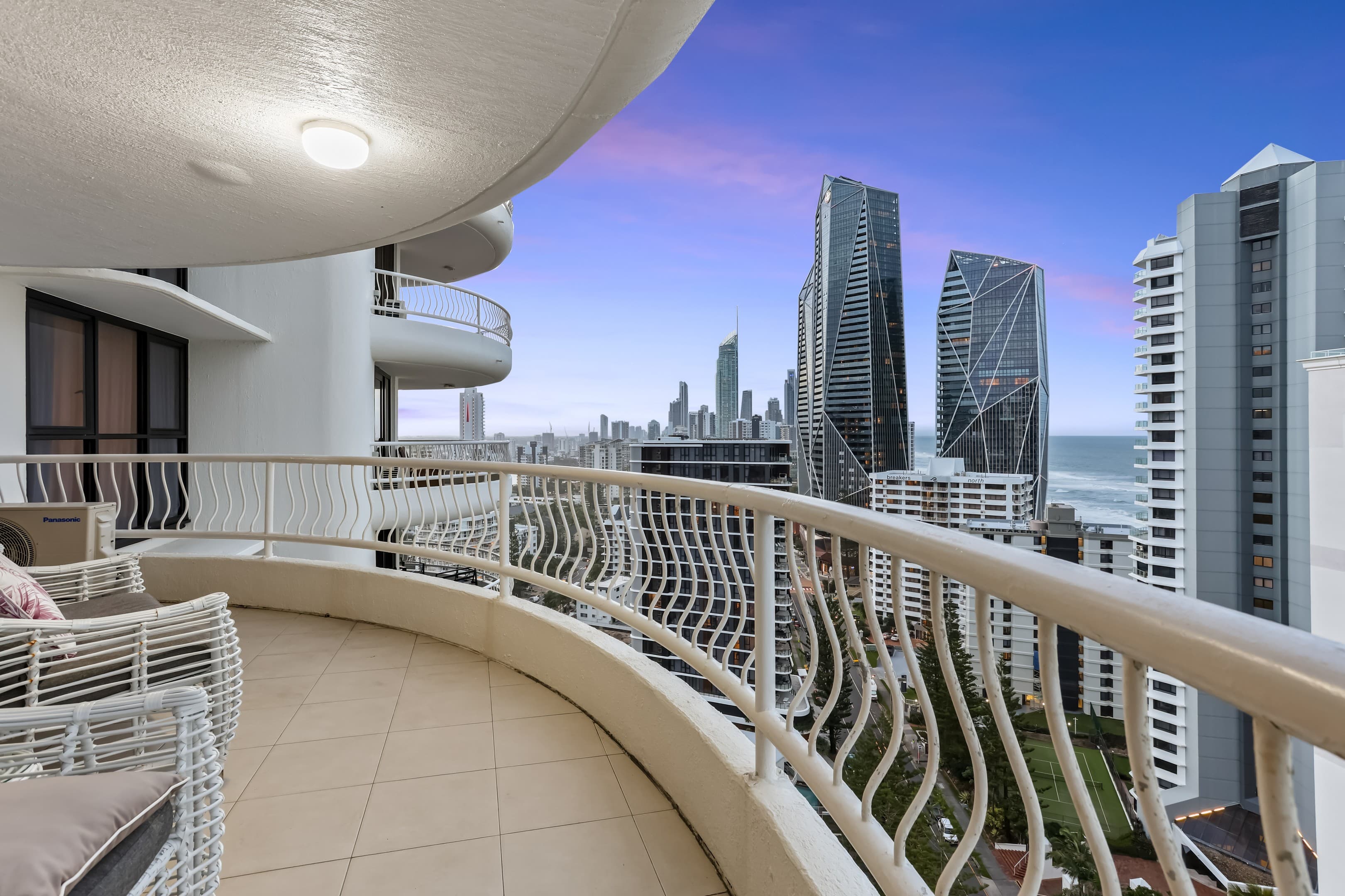 87/85 Old Burleigh Road, Surfers Paradise — photo 1 of 5