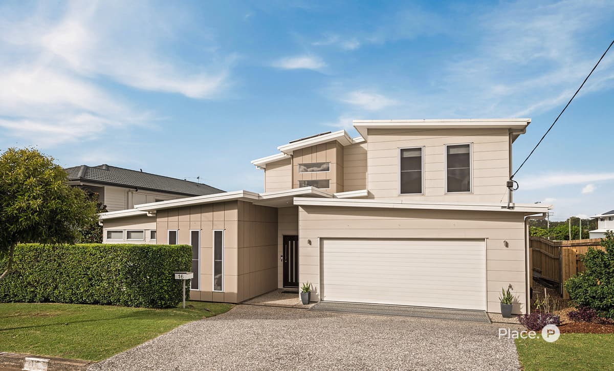 16 Delsie Street, Cannon Hill — photo 1 of 5
