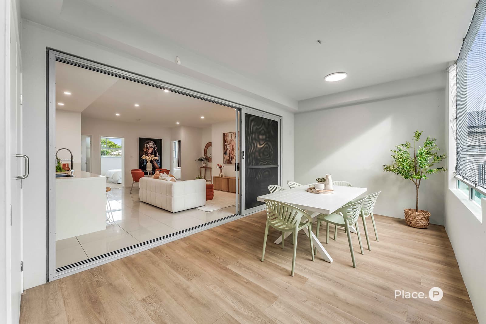 5/8-12 Stuart Street, Bulimba — photo 1 of 5