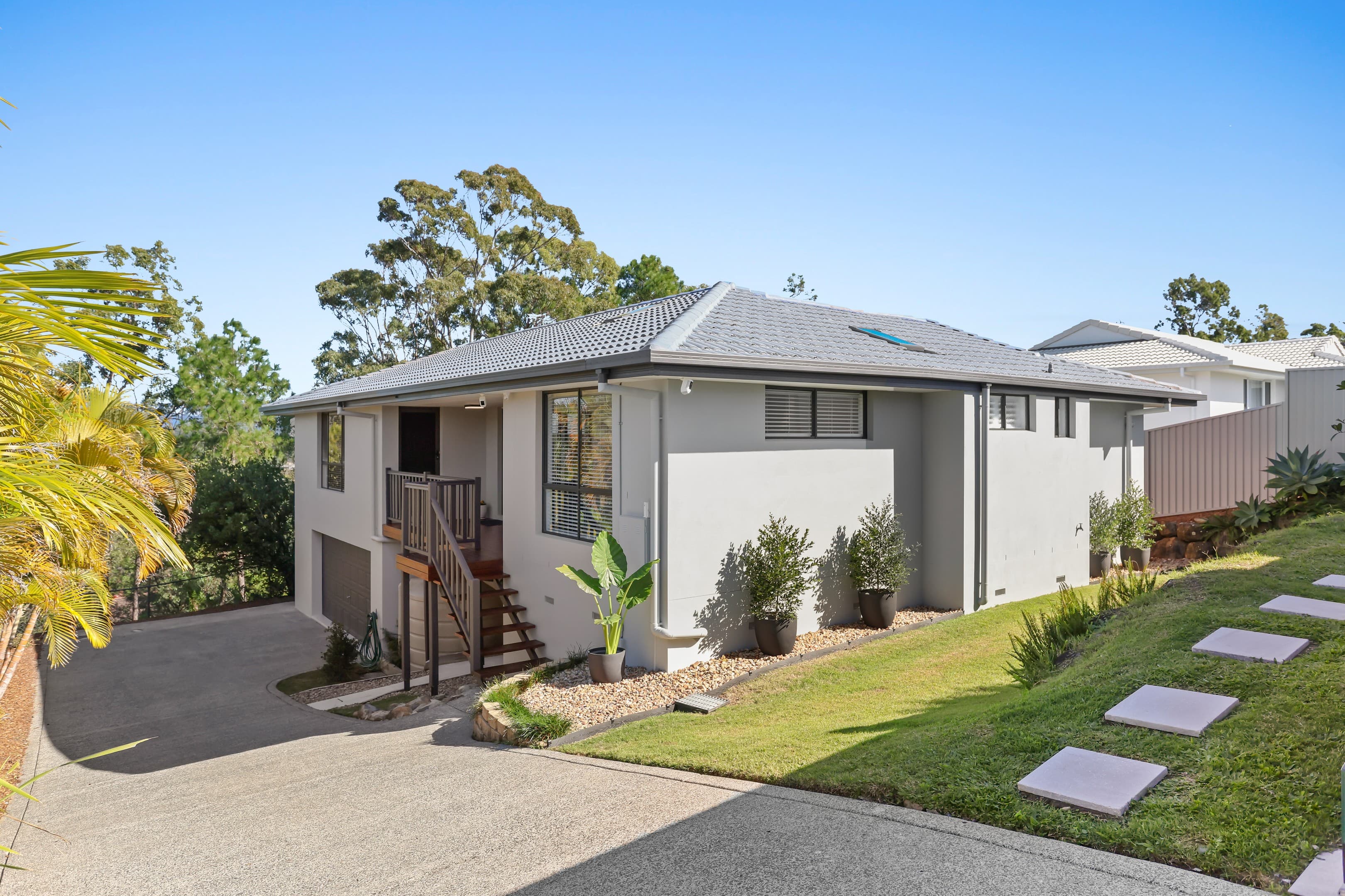 26 Crestridge Crescent, Oxenford — photo 1 of 5