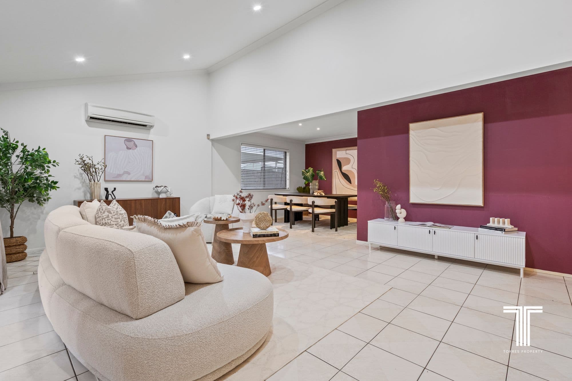 33 Monte Carlo Street, Wishart — photo 1 of 5