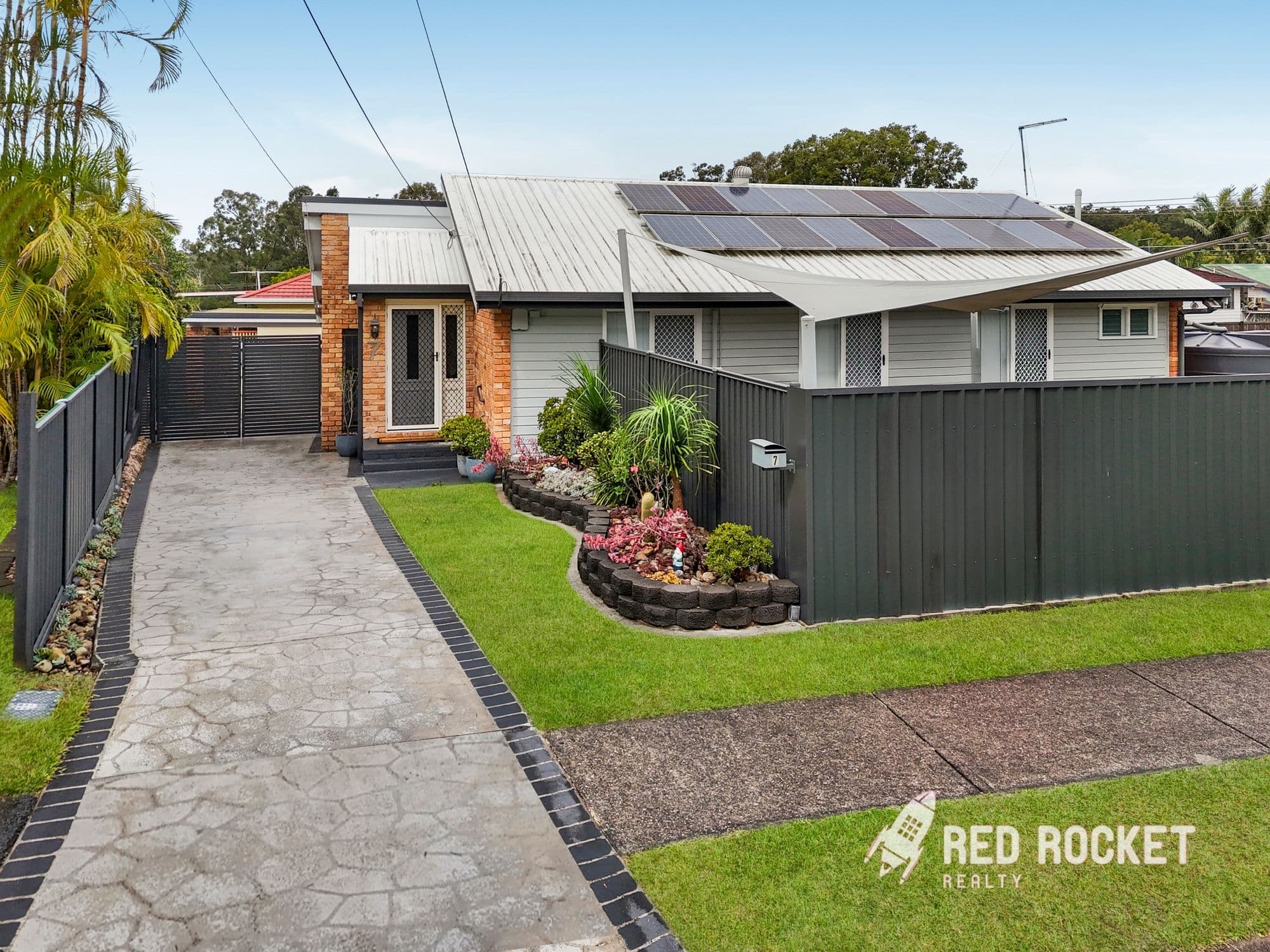 7 Kenthurst Crescent, Rochedale South — photo 1 of 5