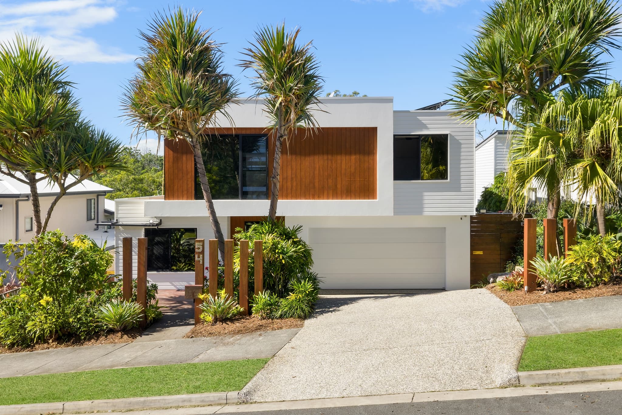 54 Panorama Drive, Reedy Creek — photo 1 of 5