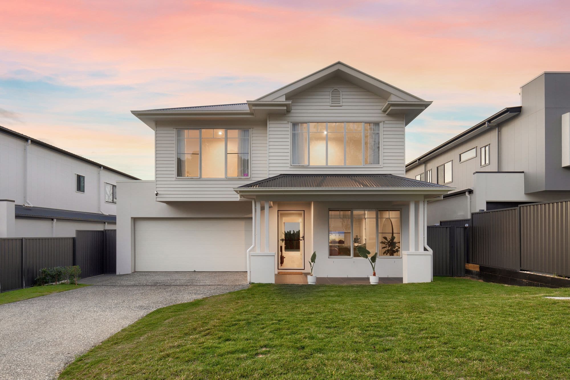 29 Prahan Crescent, Parkinson — photo 1 of 5