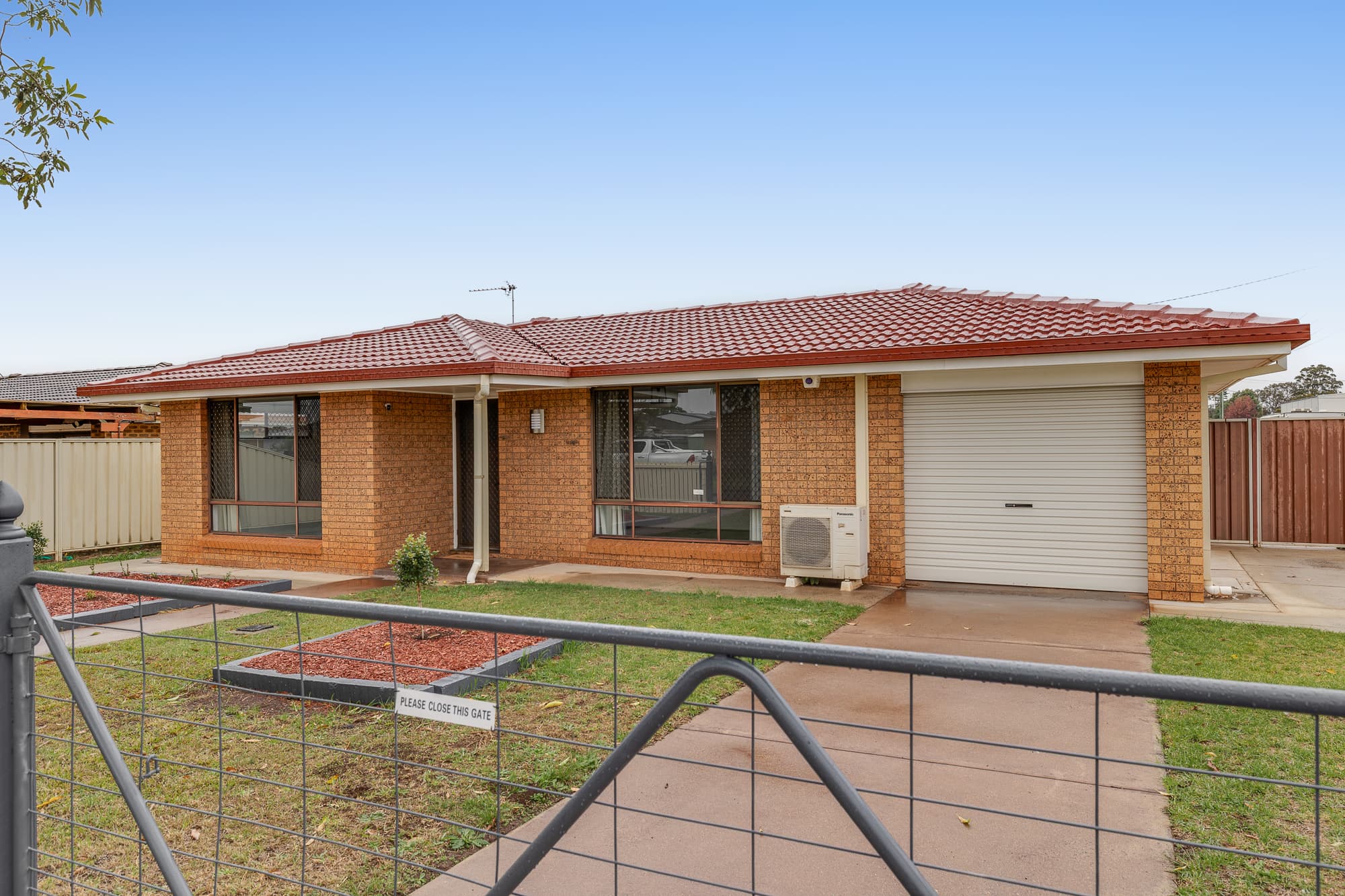 46 Mcfarlane Street, Wilsonton — photo 1 of 5