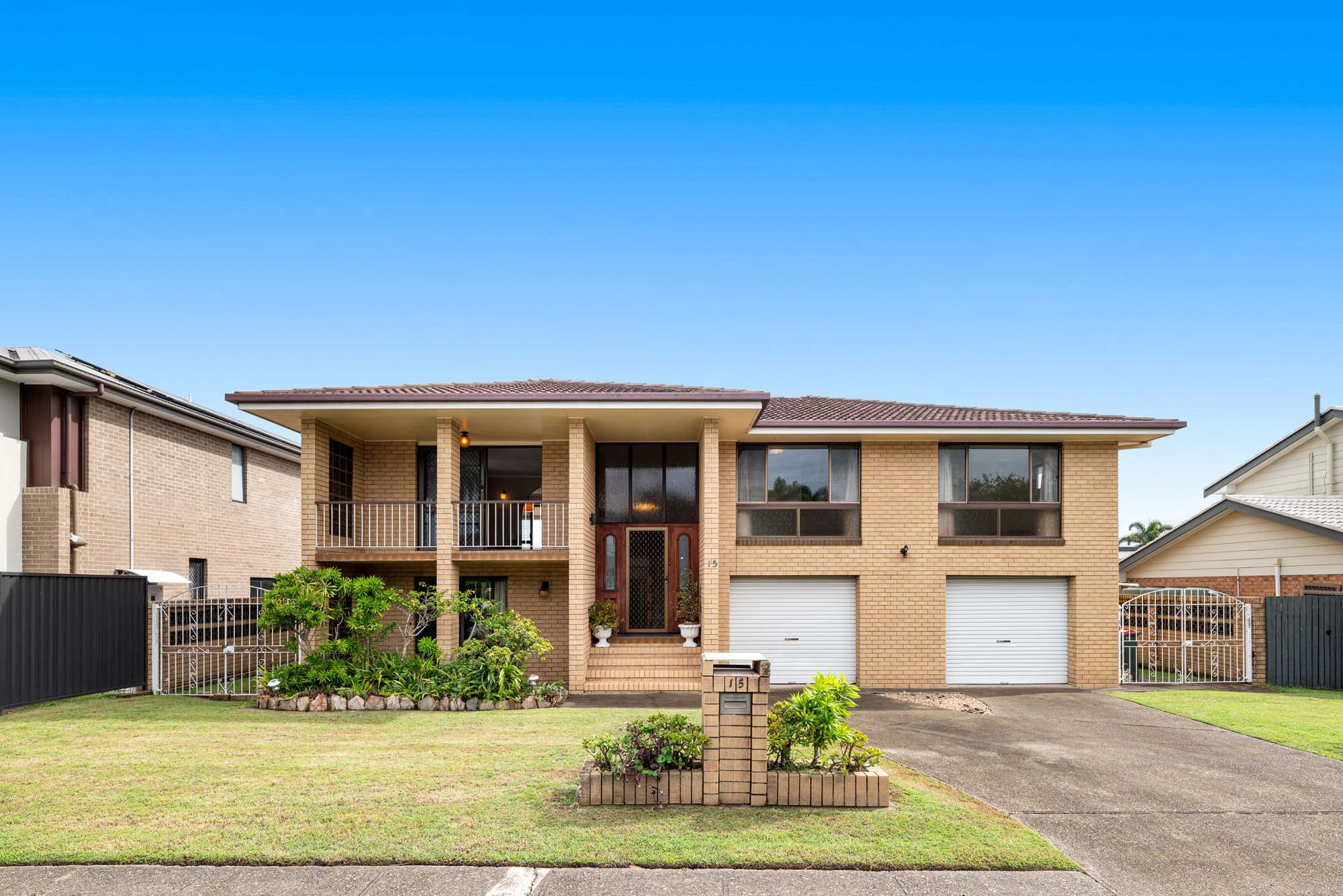 15 Bedivere Street, Carindale — photo 1 of 5