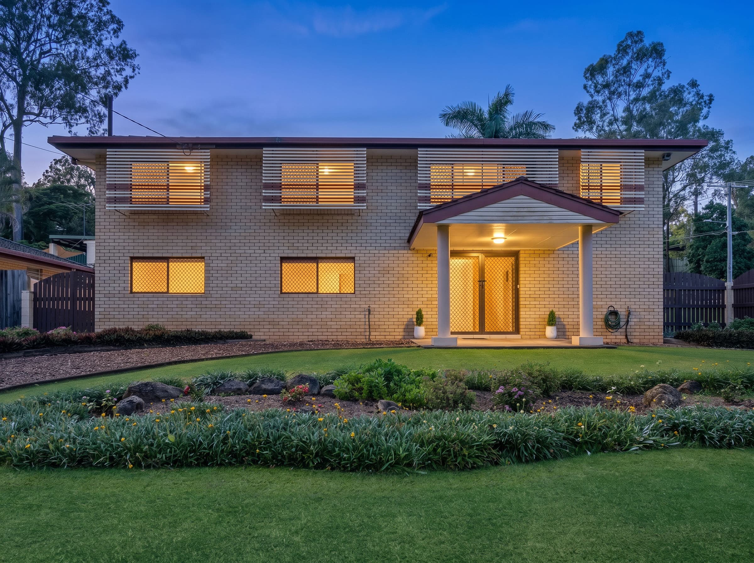 34 Tarnook Drive, Ferny Hills — photo 1 of 5