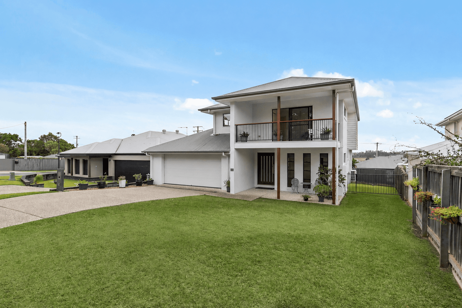 4 Sovereign Place, Bridgeman Downs — photo 1 of 5