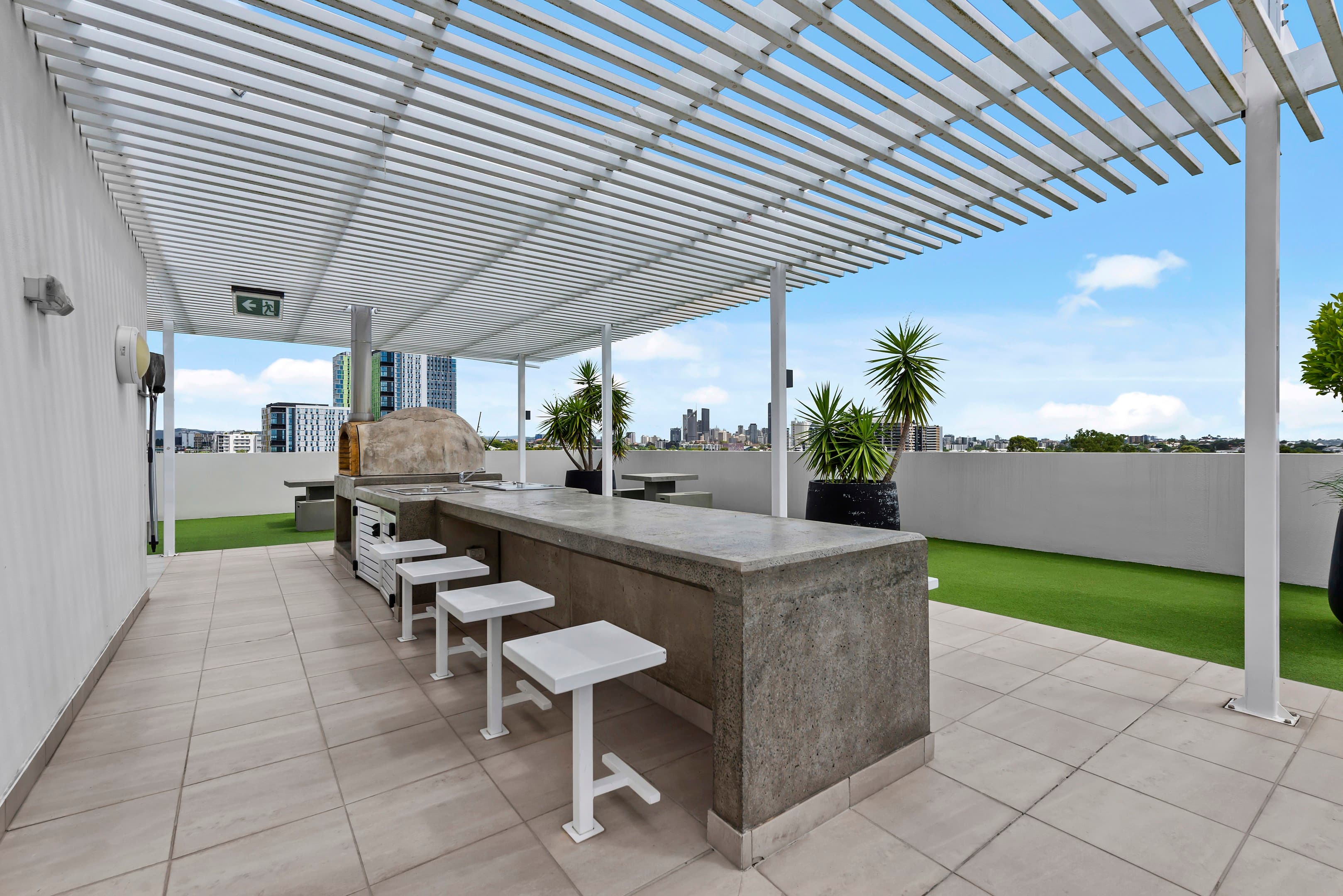 208/283 Logan Road, Stones Corner — photo 1 of 5