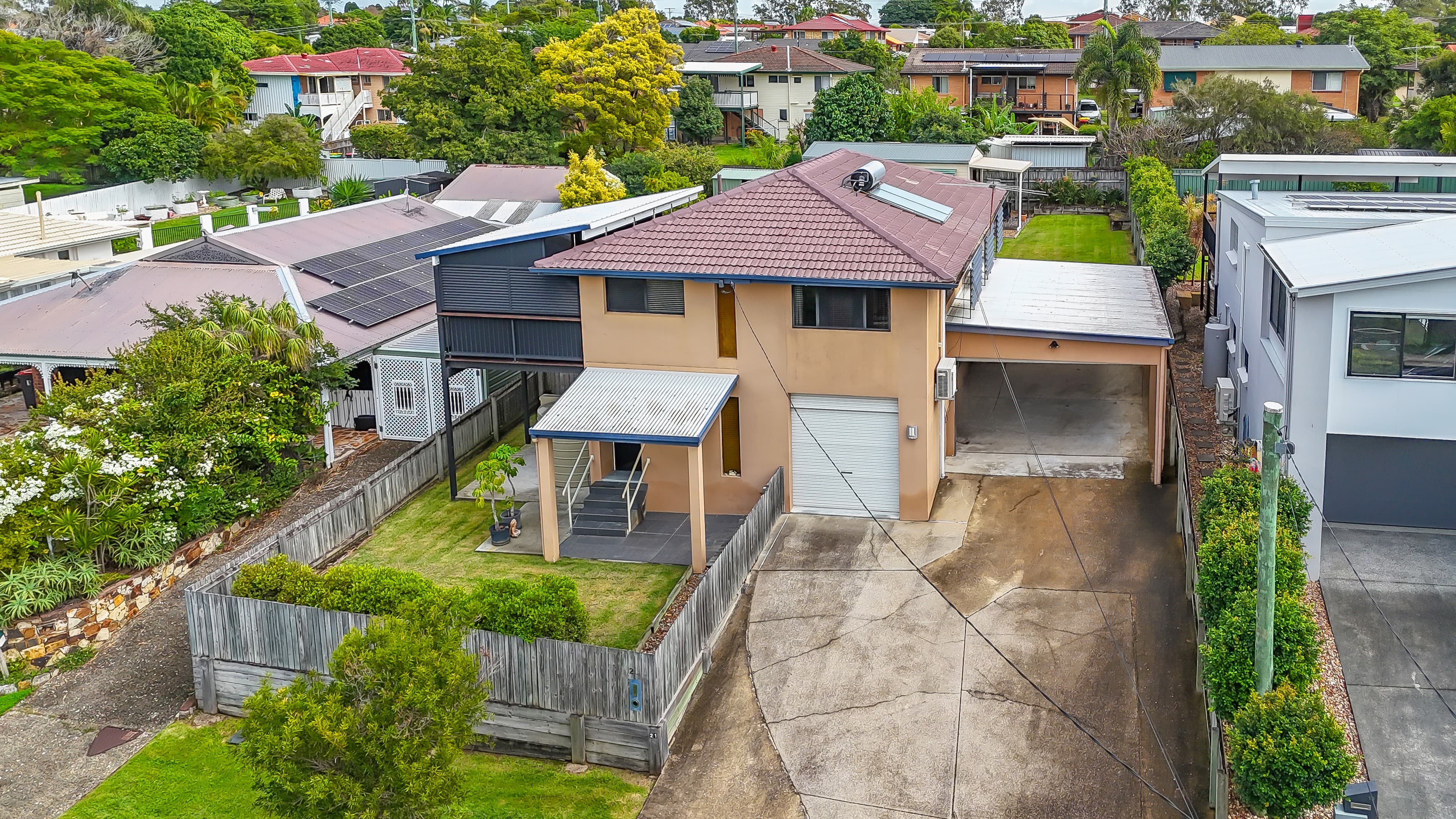 21 Hardwick St, Wynnum West — photo 1 of 5