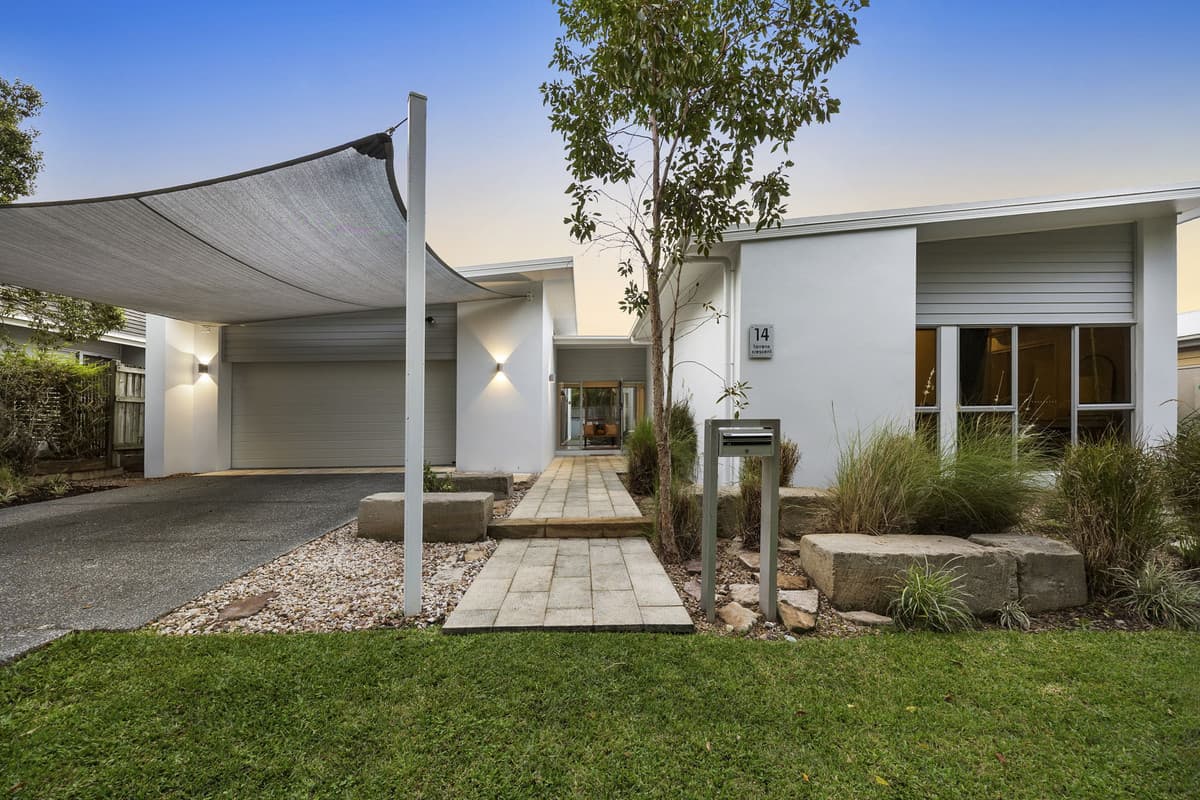 14 Torrens Crescent, Wakerley — photo 1 of 5