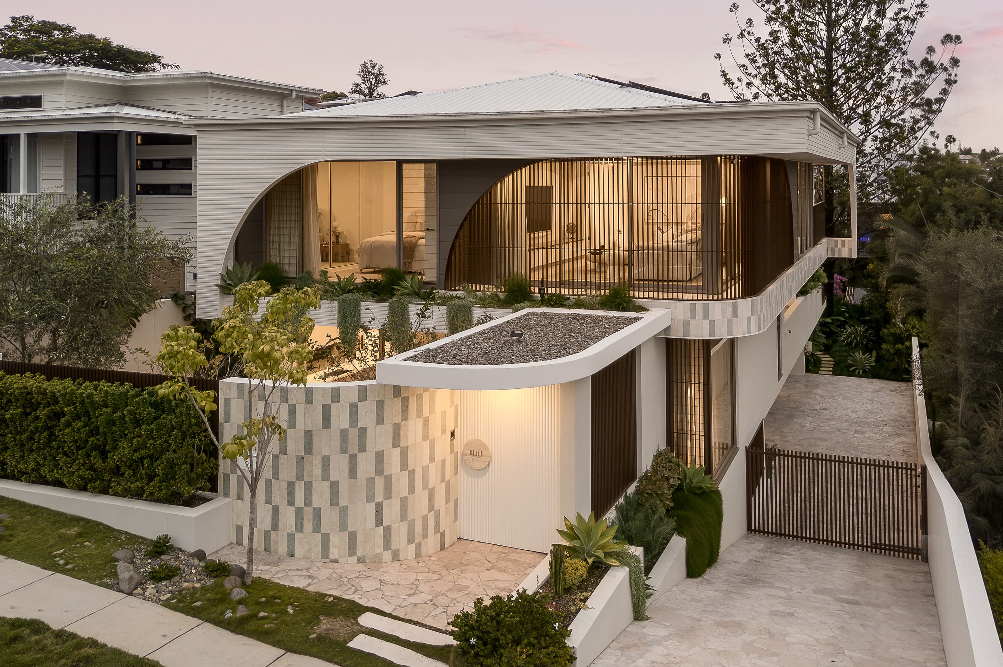 27 Martha Street, Camp Hill — photo 1 of 5