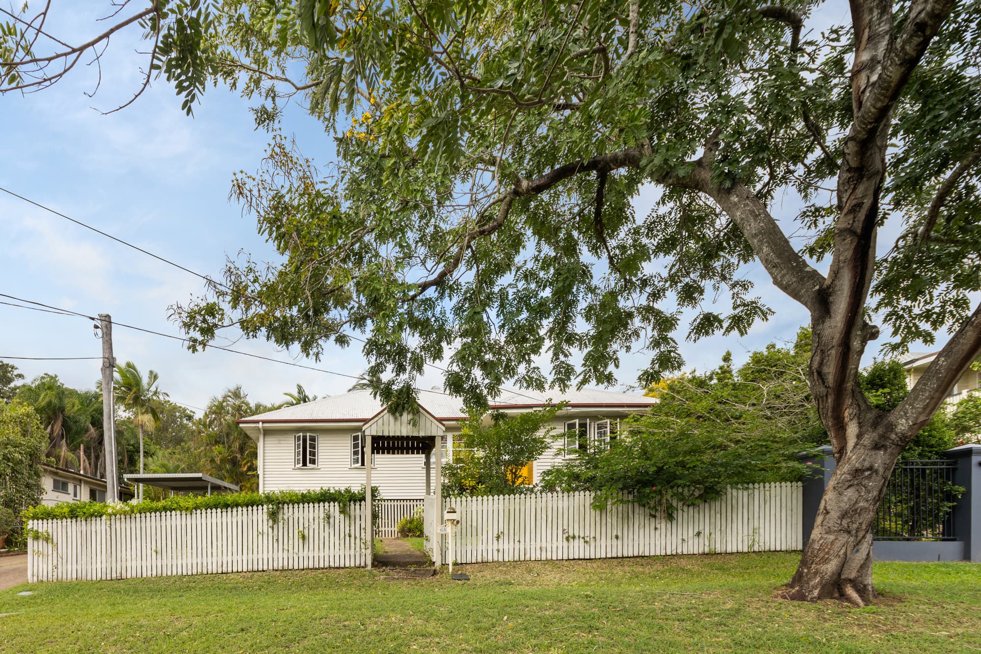 42 Palm Avenue, Holland Park West — photo 1 of 5