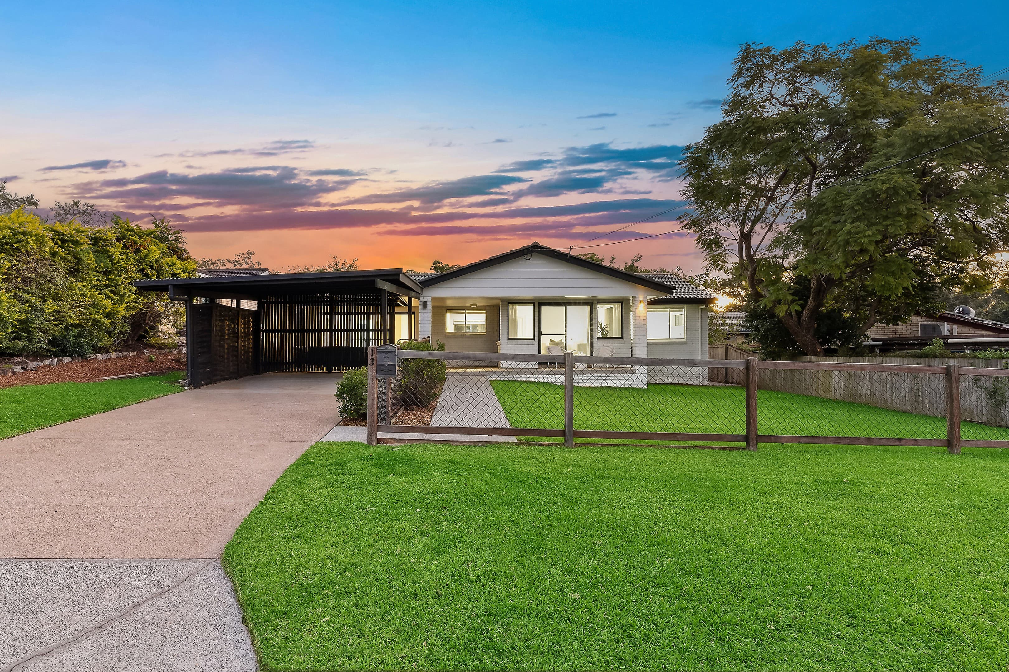 13 Eccleston Street, Fig Tree Pocket — photo 1 of 5