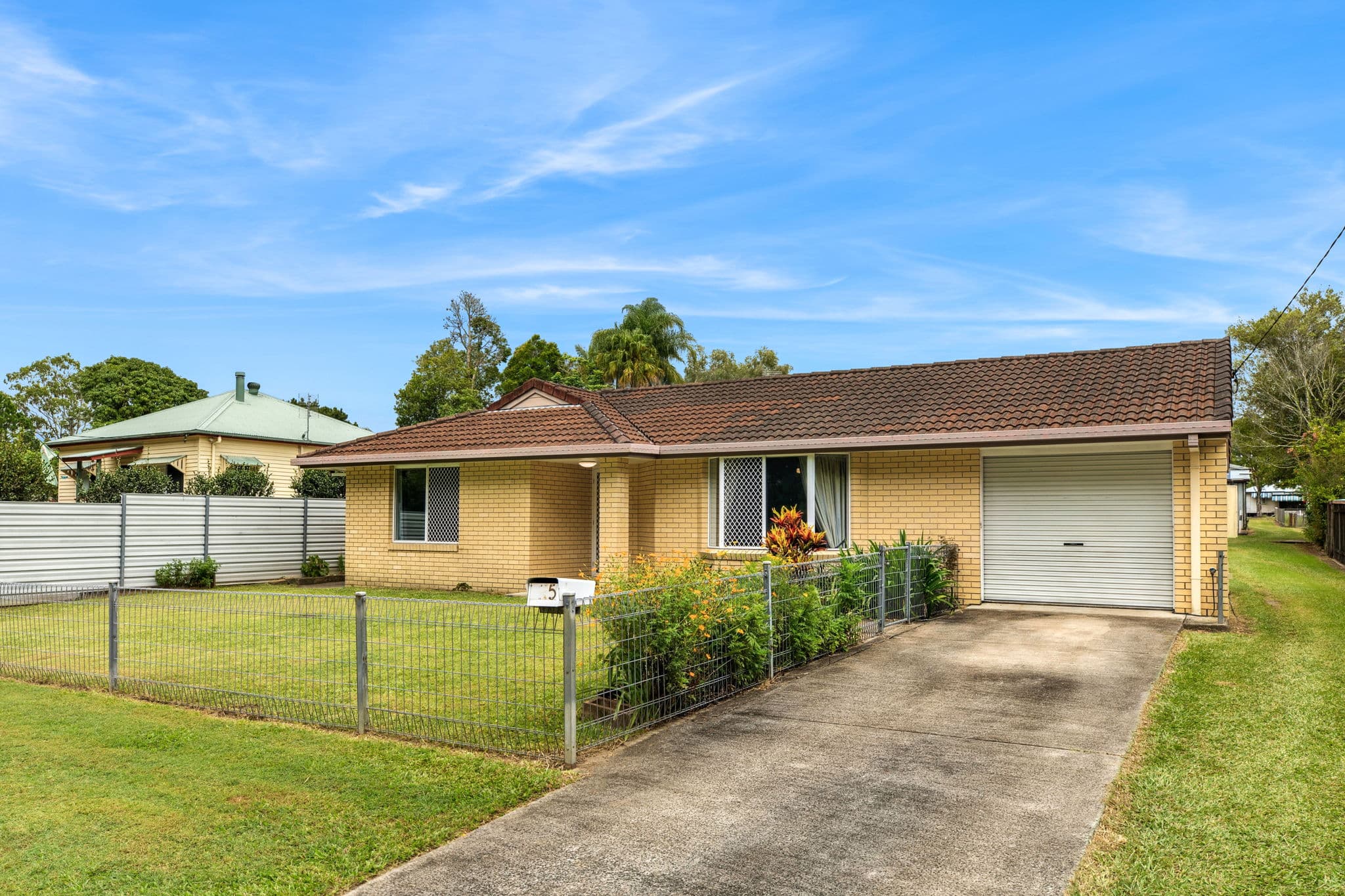 5 Mooloolah Street, Landsborough, Landsborough — photo 1 of 5