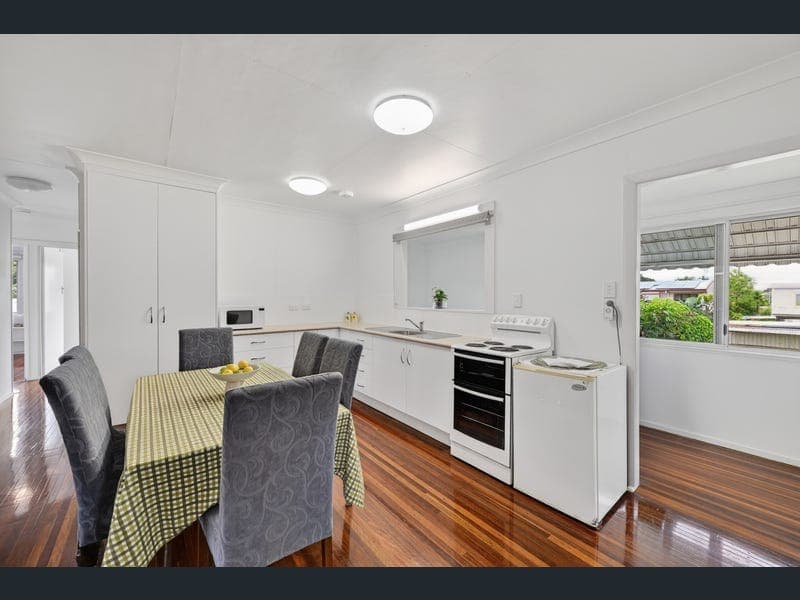 49 Acheron Avenue, Cranbrook — photo 1 of 5
