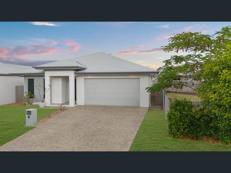 9 Periwinkle Way, Bohle Plains — photo 1 of 5