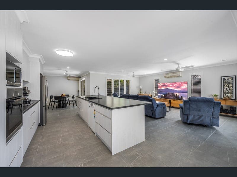 16 Fig Tree Place, Bracken Ridge — photo 1 of 5