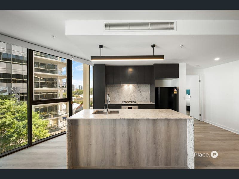30708/1 Cordelia Street, South Brisbane — photo 1 of 5