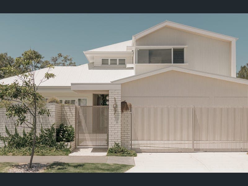 107 Oceanic Drive, Warana — photo 1 of 5
