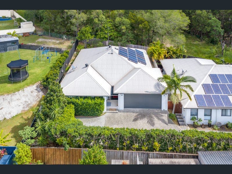 4B Hiva Court, Oxenford — photo 1 of 5