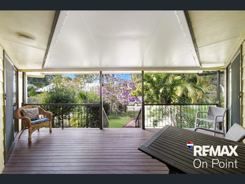 16 Ross Street, Coochiemudlo Island — photo 1 of 5