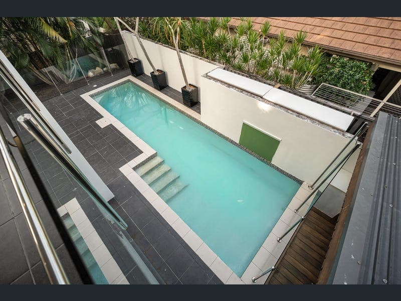 7 Aster Place, Calamvale — photo 1 of 5