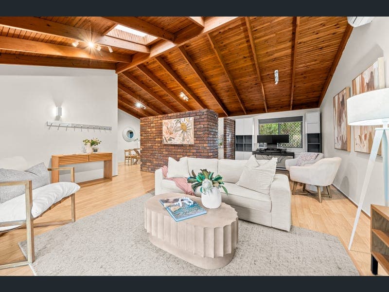 7 Pia Court, Rochedale South — photo 1 of 5