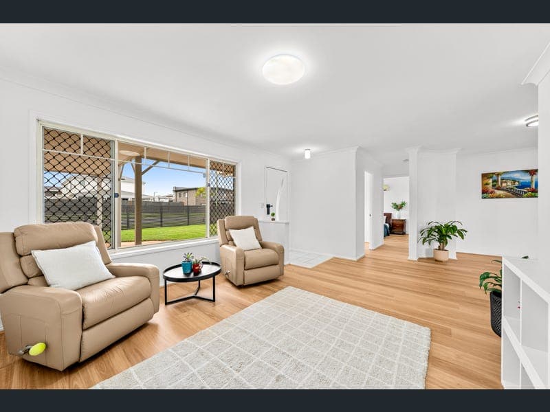 140 Warrigal Road, Runcorn — photo 1 of 5